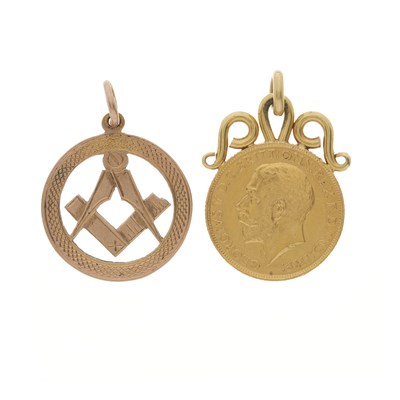 Lot 193 - George V, a 1914 gold full sovereign coin and a 9ct gold Masonic pendant