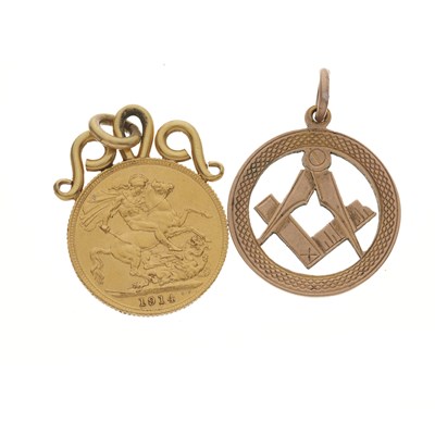 Lot 193 - George V, a 1914 gold full sovereign coin and a 9ct gold Masonic pendant