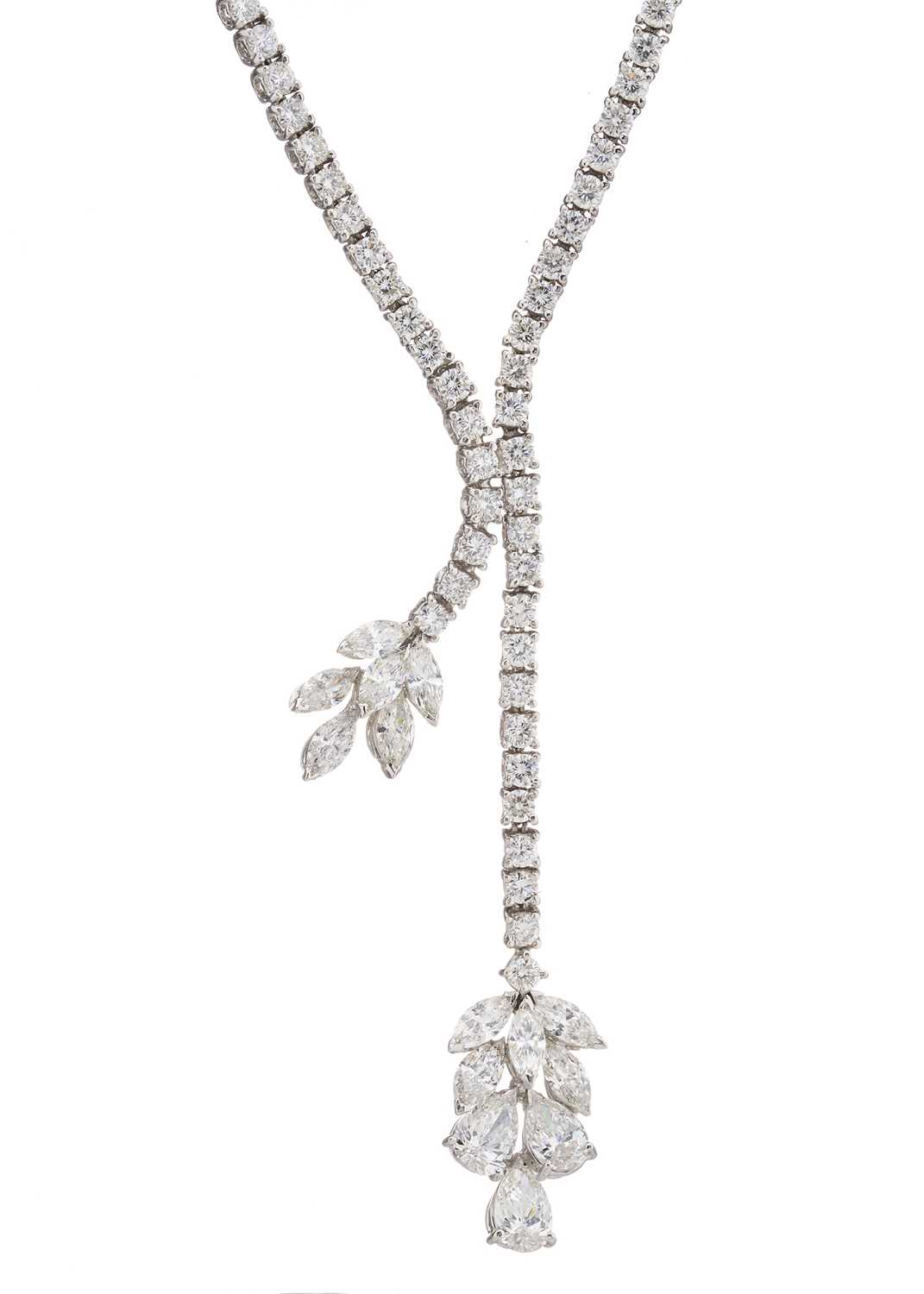 Lot 33 - An 18ct gold diamond drop necklace