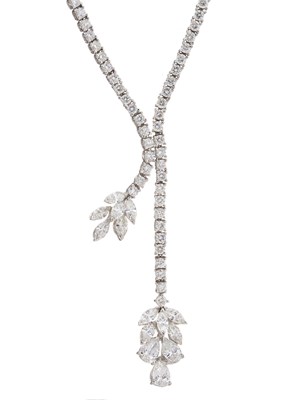 Lot 33 - An 18ct gold diamond drop necklace