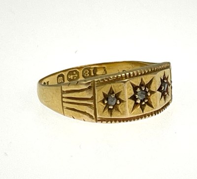 Lot 3 - A late Victorian 18ct gold diamond three-stone ring