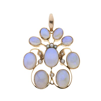 Lot 93 - An early 20th century gold, opal and pearl pendant