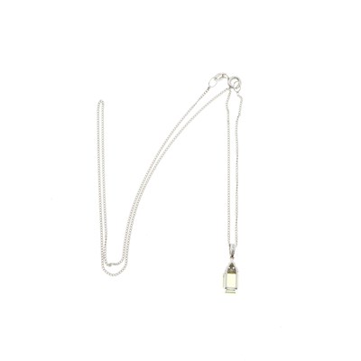 Lot 188 - An 18ct gold peridot and diamond pendant, with chain