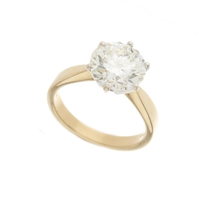 Lot 42 - An impressive 18ct gold diamond single-stone ring
