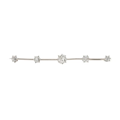 Lot 113 - An early 20th century old-cut diamond bar brooch