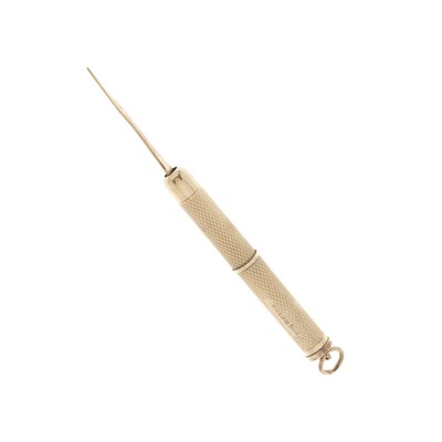 Lot 65 - Ramsden & Roed, a 9ct gold retractable toothpick