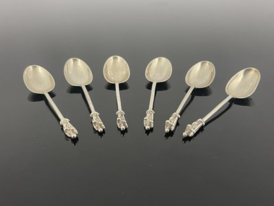 Lot 57 - A set of Victorian silver Apostle teaspoons,...