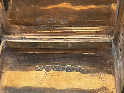 Lot 88 - A George III silver gilt vinaigrette, the top...