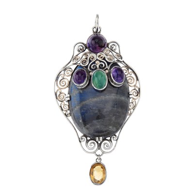 Lot 116 - An Arts & Crafts silver labradorite cabochon...